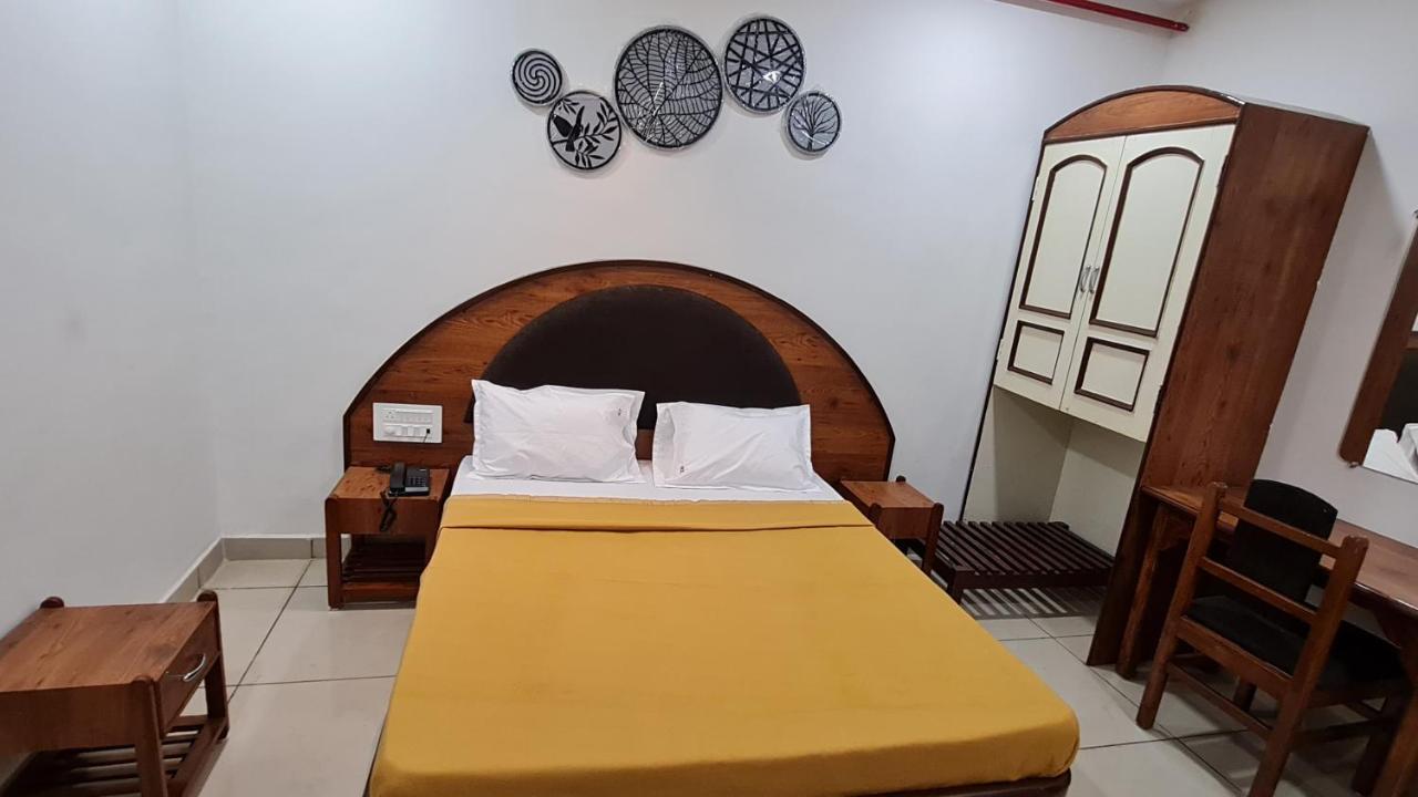 Hotel Tirth Ankleshwar Εξωτερικό φωτογραφία